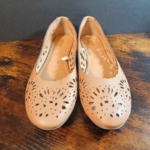 Womens Nude Flats Size 8